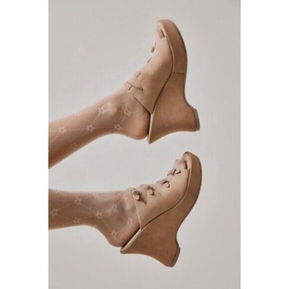 NEW Free People Huffman Buckle Wedge Sandal 39 Pearl Sand Heels Platform Leather - Picture 1 of 11